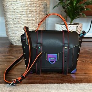 MICHAEL KORS Manhattan Medium Contrast-Trim Leather Satchel new with out tags.